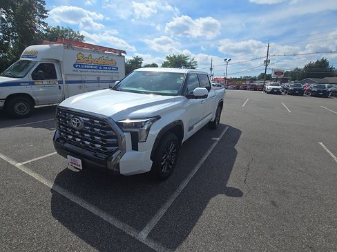 Used 2026 Toyota Tundra Platinum AWD/4WD image 3