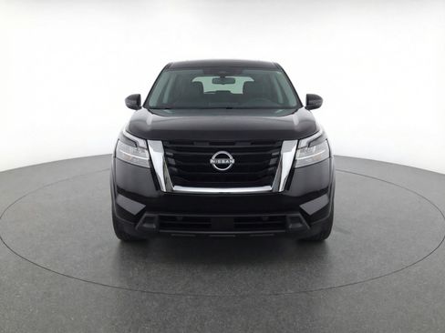 Used 2024 Nissan Pathfinder S FWD image 2