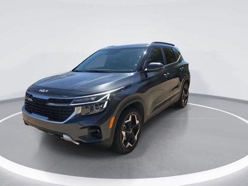 Used 2025 Kia Seltos S FWD image 4