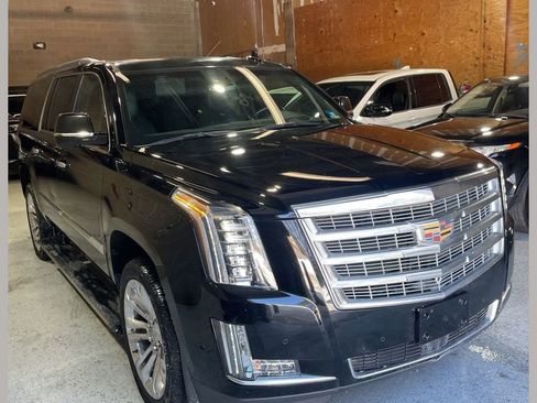 Used 2017 Cadillac Escalade ESV Platinum image 1