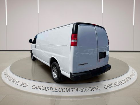 Used 2019 Chevrolet Express 3500 Extended w/ Driver Convenience Package RWD image 3