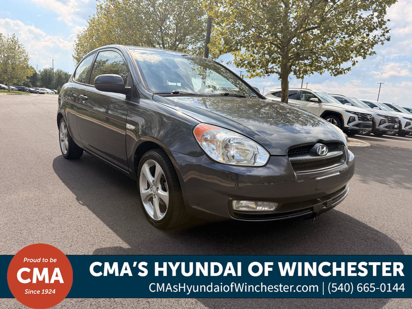 Used 2010 Hyundai Accent SE FWD image 1