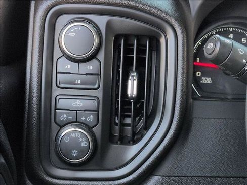 Used 2024 Chevrolet Silverado 2500 Custom w/ Custom Convenience Package AWD/4WD image 17
