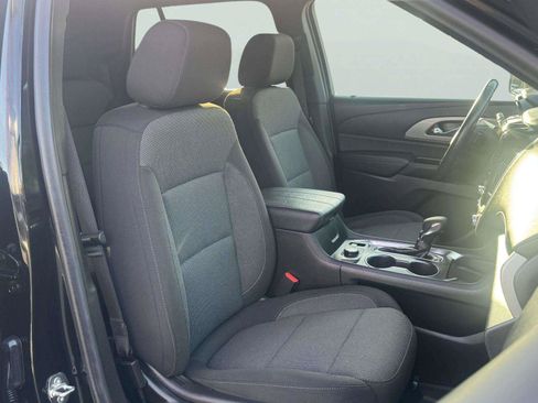 Used 2022 Chevrolet Traverse LT FWD image 58