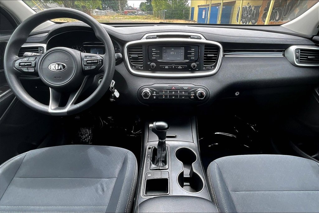 Used 2018 Kia Sorento L FWD image 16