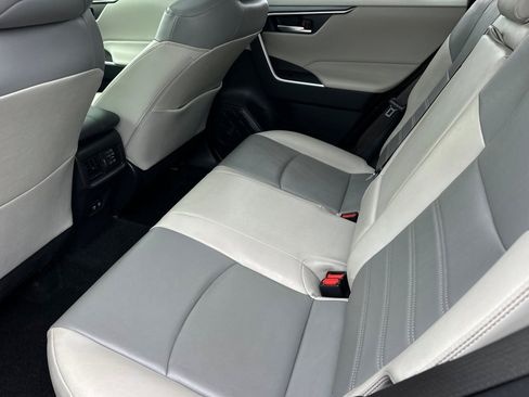 Used 2019 Toyota RAV4 XLE Premium w/ Advanced Technology Package AWD/4WD image 12