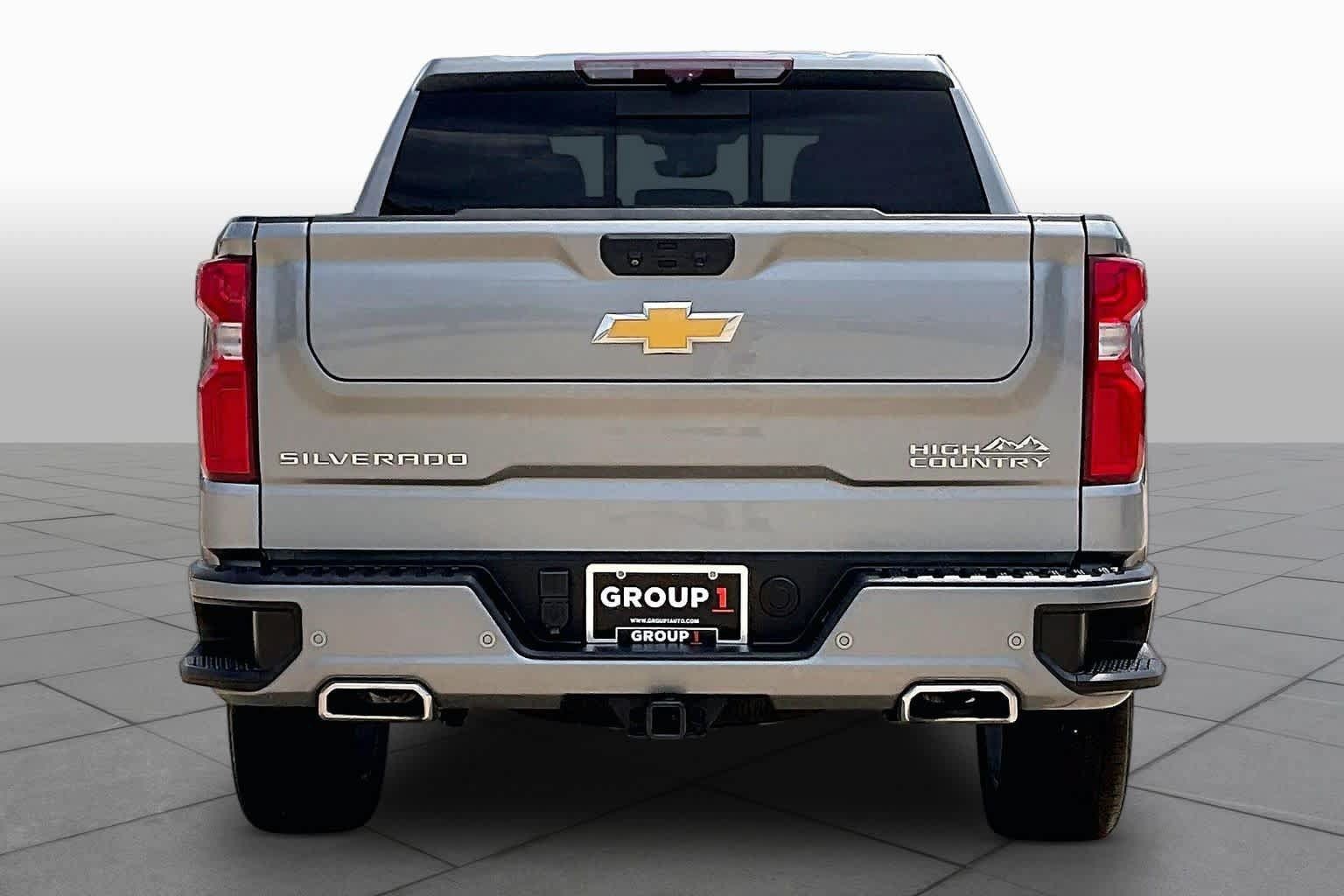 Used 2023 Chevrolet Silverado 1500 High Country w/ High Country Premium Package AWD/4WD image 8