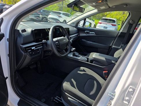 New 2026 Kia Sportage LX image 13