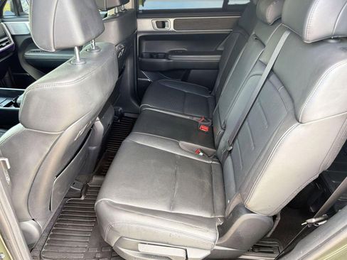 Used 2025 Hyundai Santa Fe Limited AWD/4WD image 14