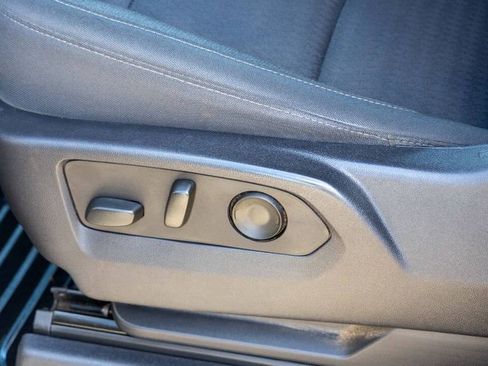 Used 2022 Chevrolet Silverado 1500 Custom image 33