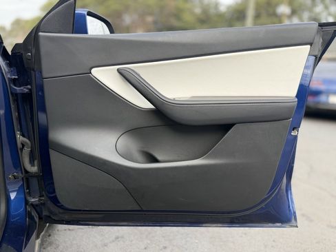 Used 2020 Tesla Model Y Long Range image 36