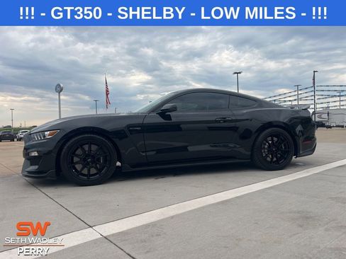 Used 2020 Ford Mustang Shelby GT350 w/ Technology Package image 4