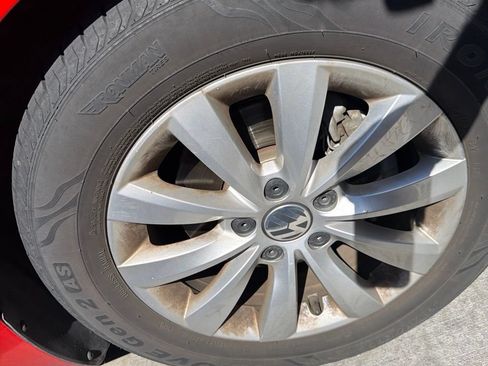 Used 2017 Volkswagen Beetle 1.8T S FWD image 11