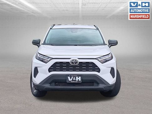 Used 2025 Toyota RAV4 LE AWD/4WD image 26