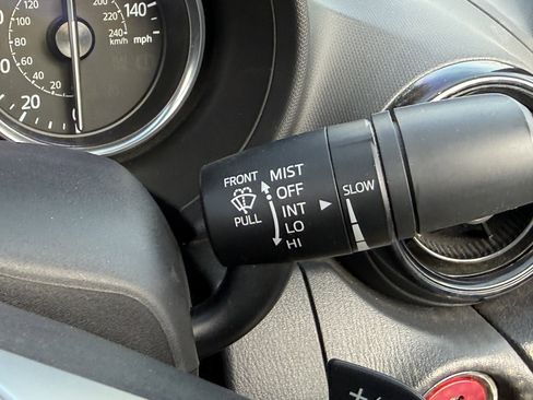 Used 2016 MAZDA MX-5 Miata Club image 20