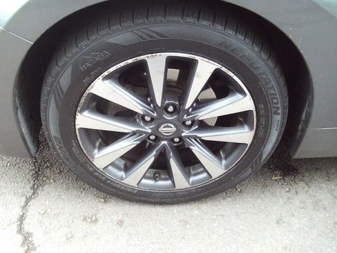 Used 2017 Nissan Altima 2.5 SV FWD image 10