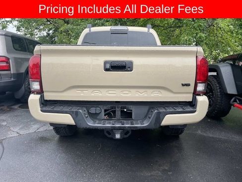 Used 2018 Toyota Tacoma TRD Off-Road AWD/4WD image 6