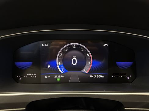 Certified 2023 Volkswagen Tiguan SE w/ Panoramic Sunroof Package image 16