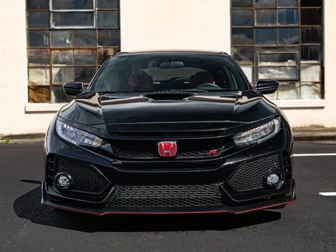 Used 2017 Honda Civic Type R image 3