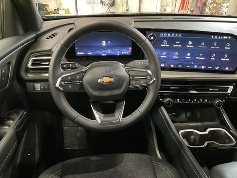 Certified 2026 Chevrolet Traverse LT w/ Driver Confidence Package image 14