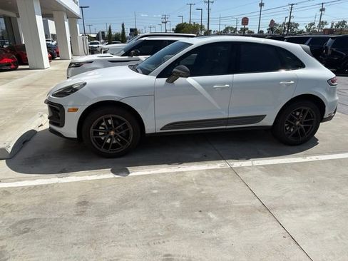 Used 2025 Porsche Macan AWD/4WD image 5