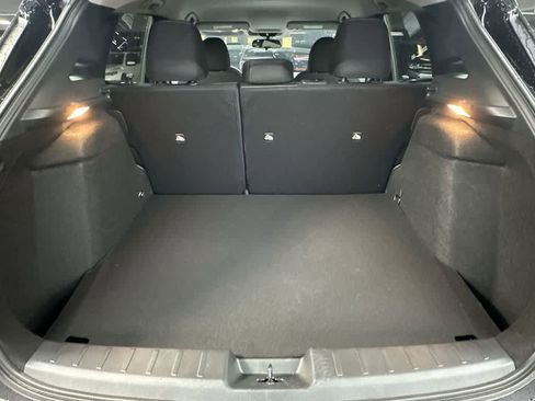 Used 2025 Nissan Kicks SV image 25