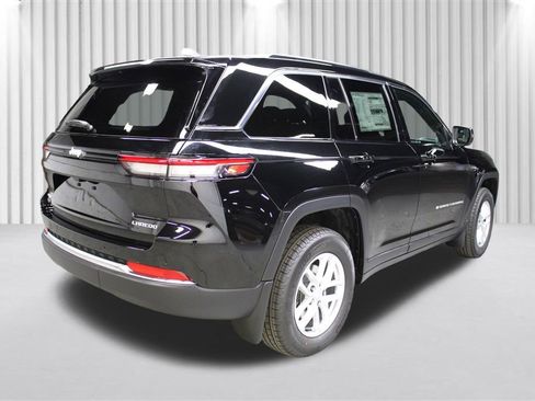 New 2025 Jeep Grand Cherokee Laredo X w/ Luxury Tech Group I image 3