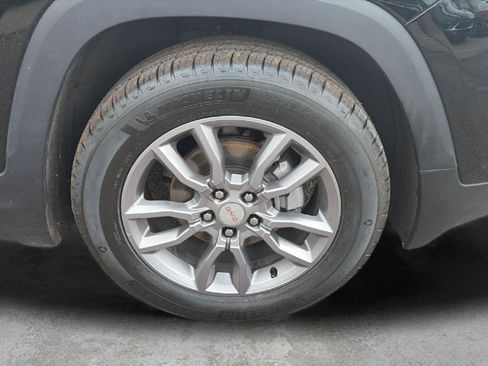 Used 2024 GMC Terrain SLT AWD/4WD image 10