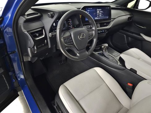 Used 2024 Lexus UX 250h AWD w/ Premium Package image 17