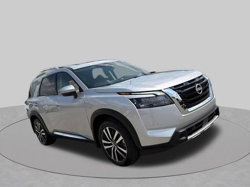 Used 2025 Nissan Pathfinder Platinum w/ Cargo Package AWD/4WD image 50