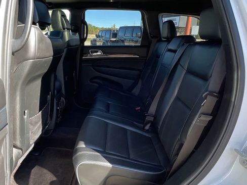 Used 2019 Jeep Grand Cherokee Overland w/ Interior Metal Package AWD/4WD image 33