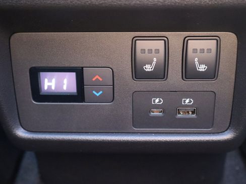 Used 2023 Nissan Rogue Platinum w/ Platinum Premium Package image 25