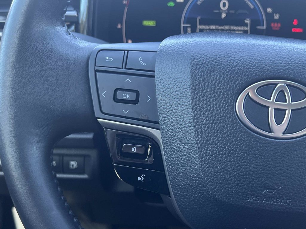 Used 2025 Toyota Camry LE w/ Convenience Package FWD image 28