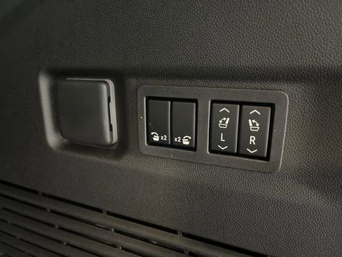 New 2026 GMC Yukon XL Elevation RWD image 25