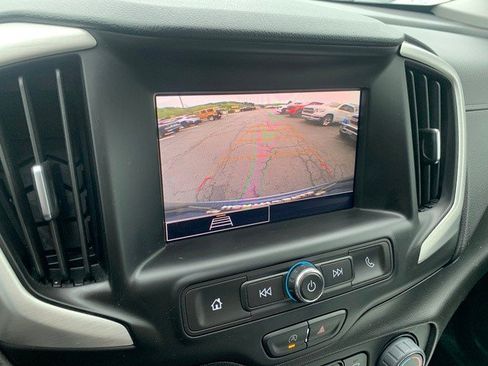 Used 2024 GMC Terrain SLE FWD image 29