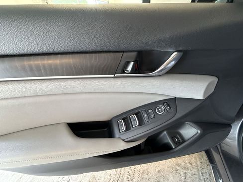 Used 2020 Honda Accord EX image 15