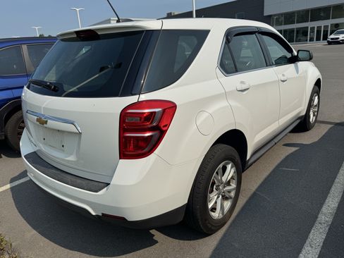 Used 2017 Chevrolet Equinox LS AWD/4WD image 4