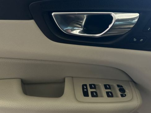 Used 2019 Volvo XC60 T5 Momentum w/ Advanced Package FWD image 13