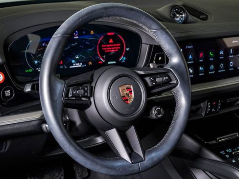 Certified 2024 Porsche Cayenne Coupe image 18