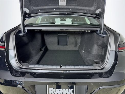 New 2026 BMW 740i w/ Premium Package image 28