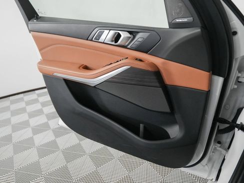 Used 2024 BMW X5 sDrive40i w/ M Sport Package image 12