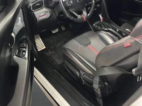 Used 2020 Hyundai Veloster Turbo FWD image 25