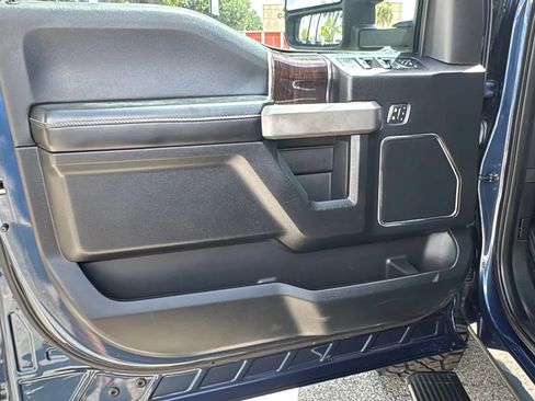 Used 2017 Ford F150 Platinum w/ Equipment Group 701A Luxury AWD/4WD image 23
