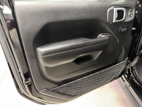 Used 2021 Jeep Gladiator Mojave AWD/4WD image 14