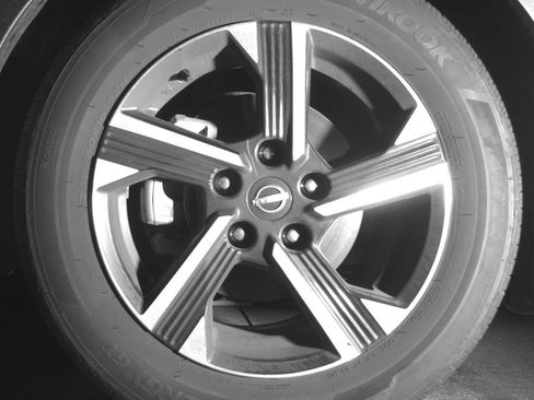 Used 2025 Nissan Sentra SV FWD image 9