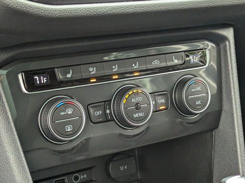 Used 2020 Volkswagen Tiguan SE w/ Panoramic Sunroof Package image 20