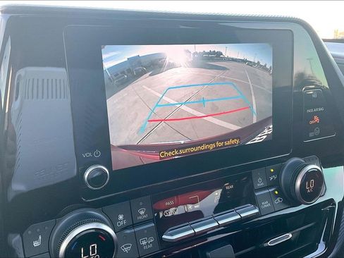 Used 2023 Toyota Highlander L image 28