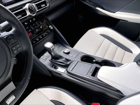 Used 2022 Lexus IS 350 F Sport w/ Navigation Package image 16