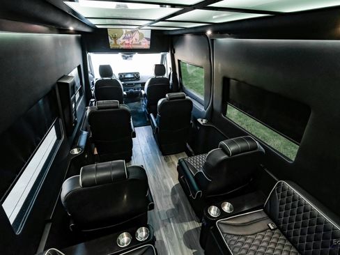 Used 2023 Mercedes-Benz Sprinter 3500 w/ Parking Package image 81