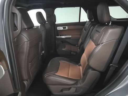 Used 2022 Ford Explorer King Ranch w/ Technology Package AWD/4WD image 7